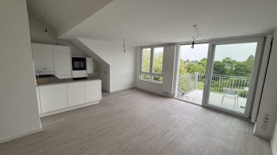 Erstbezug 2-Zimmer-Penthouse-Wohnung mit Balkon und EBK in Düsseldorf