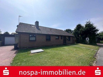 Wohnen auf einer Ebene - Ihr Neustart im Norden mit Substanz und Platz