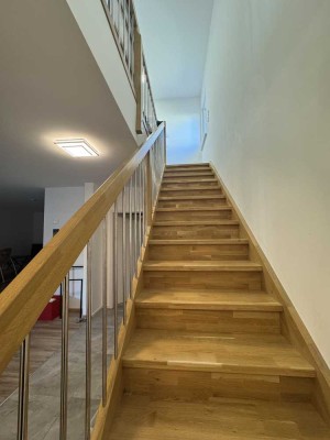 Nachhaltig Wohnen: Zukunftssicheres Einfamilienhaus
 mit Erdwärme, PV + Speicher und Süd-Terrasse