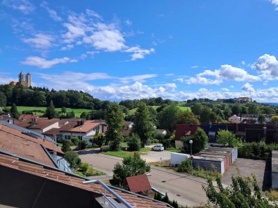 4,5-Zimmer-DG-Wohnung mit geh. Innenausstattung mit Balkon und EBK in Ellwangen