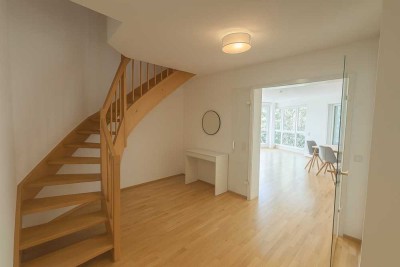 4-Zimmer-Maisonette-Wohnung mit gepflegter Innenausstattung mit EBK in Königstein im Taunus