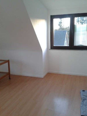 Attraktive, gepflegte 2-Zimmer-Dachgeschosswohnung in Ratingen-Hösel