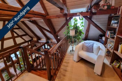 Denkmalschutz trifft auf Moderne: Liebevolle Kernsanierung - Wohlfühl-Ambiente - großer Grund