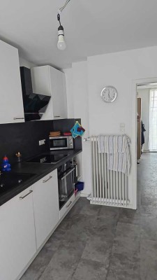 Schöne und sanierte 4-Zimmer-Terrassenwohnung mit gehobener Innenausstattung mit Balkon in Weddel