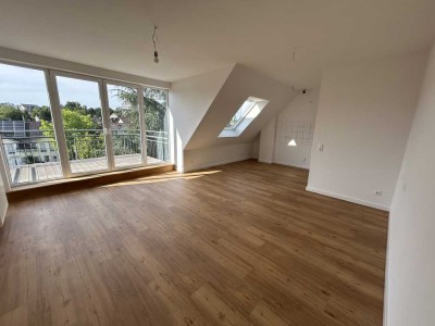 Exklusiver Wohnkomfort: Frisch sanierte 4-Zimmer Wohnung mit Balkon in beliebter Lage