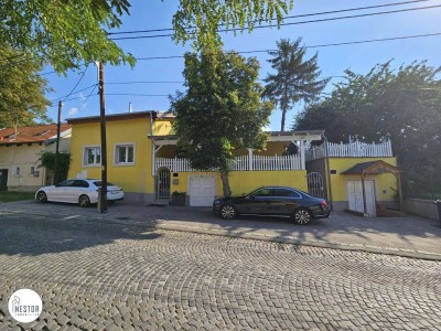 Exklusives Einfamilienhaus mit beheizbarem Weinkeller – Wohnen mit Stil und Komfort