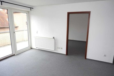 Charmante 2 Zimmer DG Wohnung mit großem Balkon