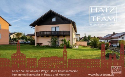 Renovierungsbedürftiges Zweifamilienhaus auf schönem Grundstück mit viel Potenzial in Kellberg-Thyrn