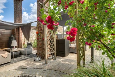 Hochwertig modernisiertes Stadthaus mit Altbaucharme - "Ideal als großzügiges EFH oder MGH"