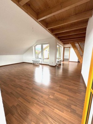 4 Zimmer Dachgeschosswohnung inkl. EBK