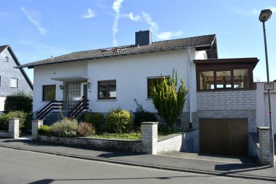 Mehrfamilienhaus in Mainzlar mit Weitblick und idyllischem Garten - provisionsfrei