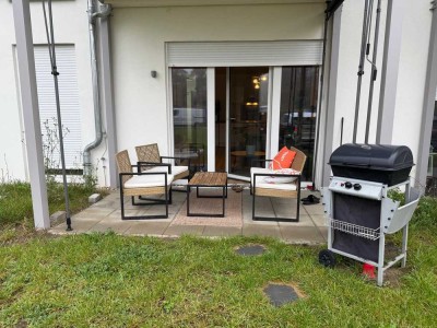 Traum Wohnung + Terasse mit Garten und EBK