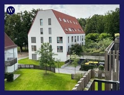 … mit Balkonblick ins Grüne – moderne DG-Wohnung mit Neubau-Ausstattung, Einbauküche, Abstellraum