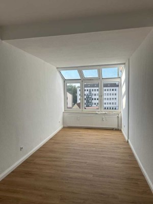 Helle und gepflegte 2 ZKB in zentraler Lage