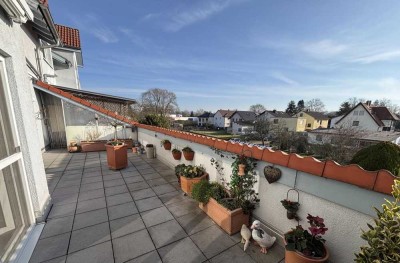 Balkon, Terrasse dazwischen eine Wohnung