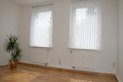 Neu sanierte 2-Raumwohnung incl. Pkw-Stellplatz