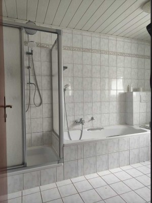 Ansprechende 3-Zimmer-EG-Wohnung mit Balkon und EBK in Pohlheim