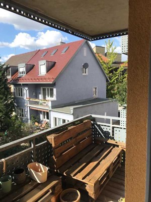 Einzigartige 2 Zimmer-Wohnung mit grünem Balkon