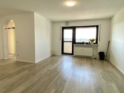 Schöne 3-Zimmer-Wohnung mit Bergblick und neuen Küche zu vermieten