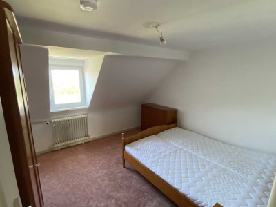Freundliche DG-Wohnung mit zwei Zimmern in Mannheim