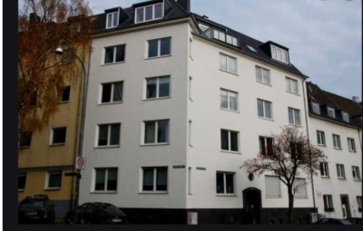 ANFRAGESTOPP!!!! Hohenstaufenallee: schöne Wohnung mit Balkon (3.OG)