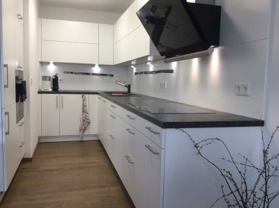 Möbliert, modern, exklusive 4-Zimmer-Wohnung mit hochwertig ausstattung