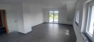 Stilvolle 3,5 Zimmer Wohnung mit gehobener Innenausstattung mit Balkon in St.leon-rot