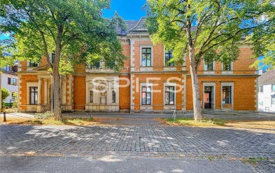 3-4-Zimmer-Mietwohnung in einer historischen Villa an der Weser in Bestlage!
