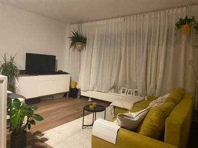 Hell, freundlich & zentral: Großzügiges 1-Raum-Appartement mit separatem Wäscheraum im Erdgeschoss