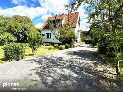 -RESERVIERT- Landhausidylle mit großem Bauerngarten - Naturverbunden und zentral gelegen!