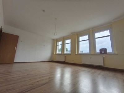 Helle 3-Zimmer-Wohnung in Geyer mit Stellplatz