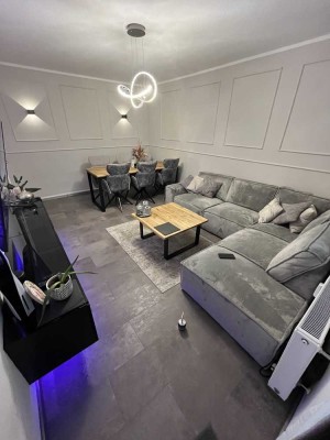 Provisionsfrei! Modernisierte 3-Zimmer-Wohnung mit Balkon / Stellplatz und EBK in Monheim-Baumberg
