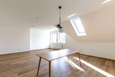 Provisionsfrei: Gepflegte und großzügige 4-Zimmer-Wohnung im DG in Hannover-Anderten
