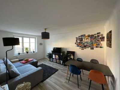 Geschmackvolle, modernisierte 2-Zimmer-Wohnung mit Balkon und EBK in Karlstadt