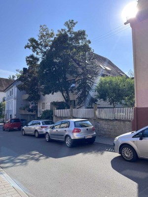 Renovierungsbedürftiges Mehrfamilienhaus in Bonfeld