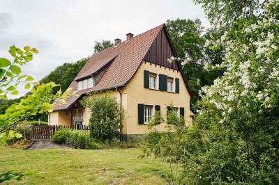 Charmantes ehemaliges Forsthaus mit großem Garten und vielseitigem Raumangebot