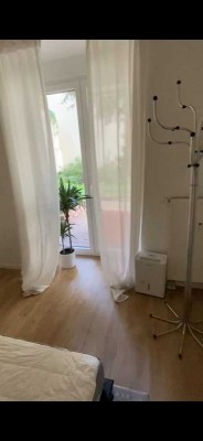 1.5-Zimmer Wohnung mit Terrasse und Garten