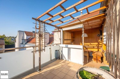 Bastiengasse 15: 3-Zimmer-DG-Wohnung mit separater Küche &amp; gemütlicher, sonniger Terrasse