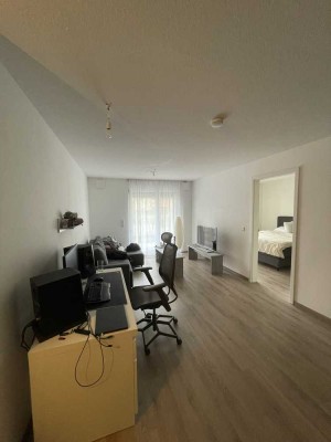Exklusive, neuwertige 2-Raum-EG-Wohnung mit Terrasse/ Gartenanteil und EBK in Fürth
