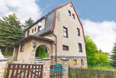 Zweifamilienhaus in naturnaher Lage – Perfekt für Familien mit Gestaltungsideen!