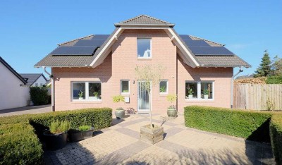 Gepflegtes Einfamilienhaus von 2003 mit Garage in ruhiger Wohnlage