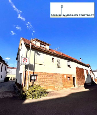 Kleines Haus mit großer Scheune und kleinem Garten in Neckartailfingen