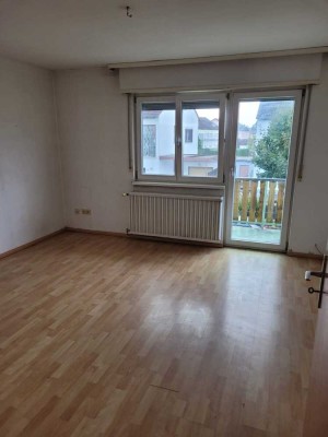 Iggelheim schöne helle 3 Zimmer Wohnung mit Balkon ruhig gelegen