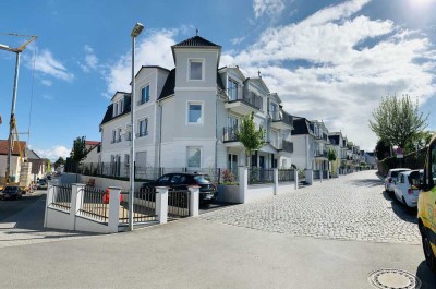 WOHNEN WIE IM URLAUB!! Charmante 3-Zi-DG-Wohnung,  Einbauküche,2 Balkone, Kamin, Sauna