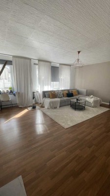 Helle 2-Zimmer-Etagenwohnung mit Balkon