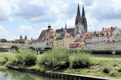 Saniertes Altstadtensemble in Top-Lage - Denkmal-MFH + 5 Einheiten - inkl. Innenhof mit Stellplätzen