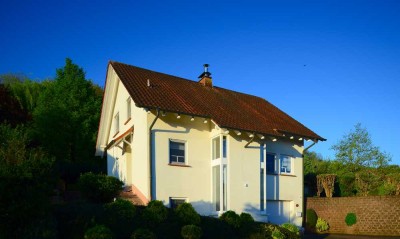 Günstiges, gepflegtes 3,5-Raum-Einfamilienhaus mit geh. Innenausstattung