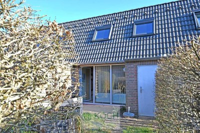 Reihenmittelhaus mit kleinem Garten und Garage in Debstedt
