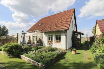 Ruhig gelegenes Einfamilienhaus mit 5 Zimmern und idyllischem Garten – bezugsfrei ab Januar 2026