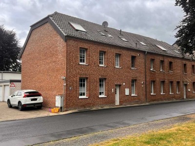Großzügige 4,5 Zimmer Wohnung in Rath-Anhoven